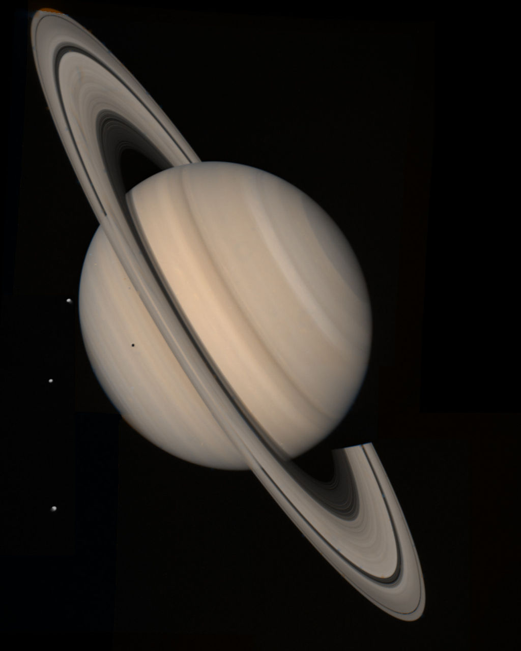 Image de la planète Saturne composée de photographies prises par la sonde Voyager 2